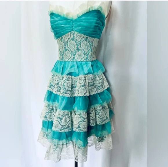 Betsey Johnson Blue and White Lace Midi Dress - Picture 9 of 10